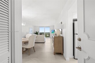 2000 S Ocean Blvd in Pompano Beach, FL - Building Photo - Building Photo