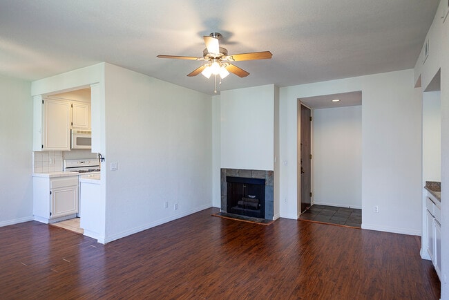 14539 Benefit St in Los Angeles, CA - Building Photo - Building Photo