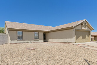 401 MacKay St in Henderson, NV - Building Photo - Building Photo
