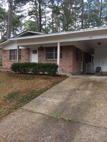 1100 Glenwood Dr in Ruston, LA - Building Photo
