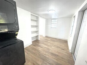 411 NW 97th St in Miami, FL - Building Photo - Building Photo