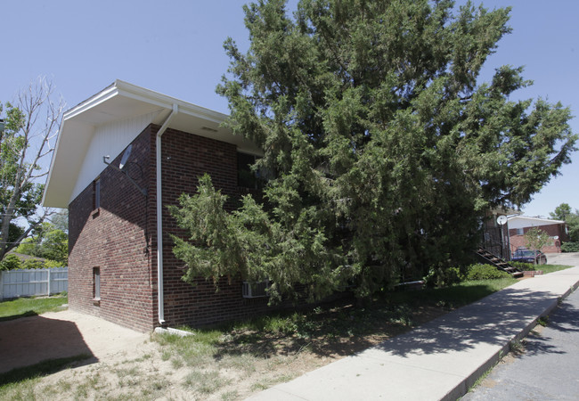 3011 Denver St in Evans, CO - Foto de edificio - Building Photo