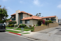 8181 San Angelo Dr in Huntington Beach, CA - Foto de edificio - Building Photo