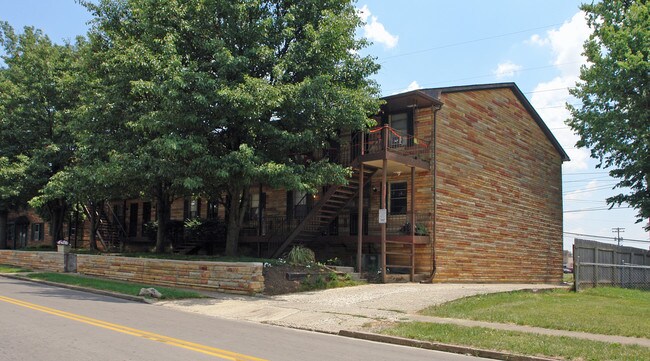 1868 Augusta Dr in Lexington, KY - Building Photo - Building Photo