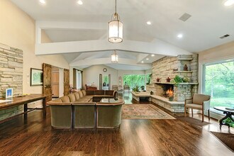 3500 Spring Rd in Oak Brook, IL - Building Photo - Building Photo