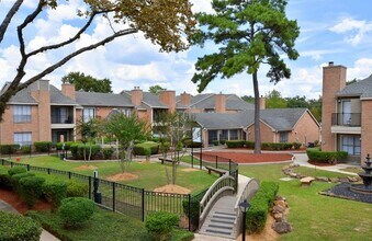 1230 Farm to Market 1960 Bypass Rd E in Humble, TX - Foto de edificio - Building Photo