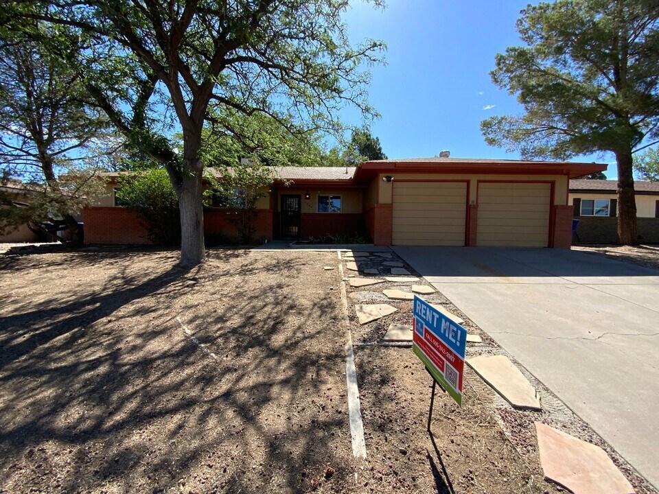 2440 Algodones St NE in Albuquerque, NM - Building Photo