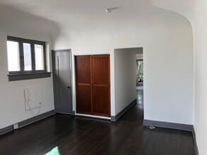 944 Maltman Ave in Los Angeles, CA - Building Photo - Building Photo