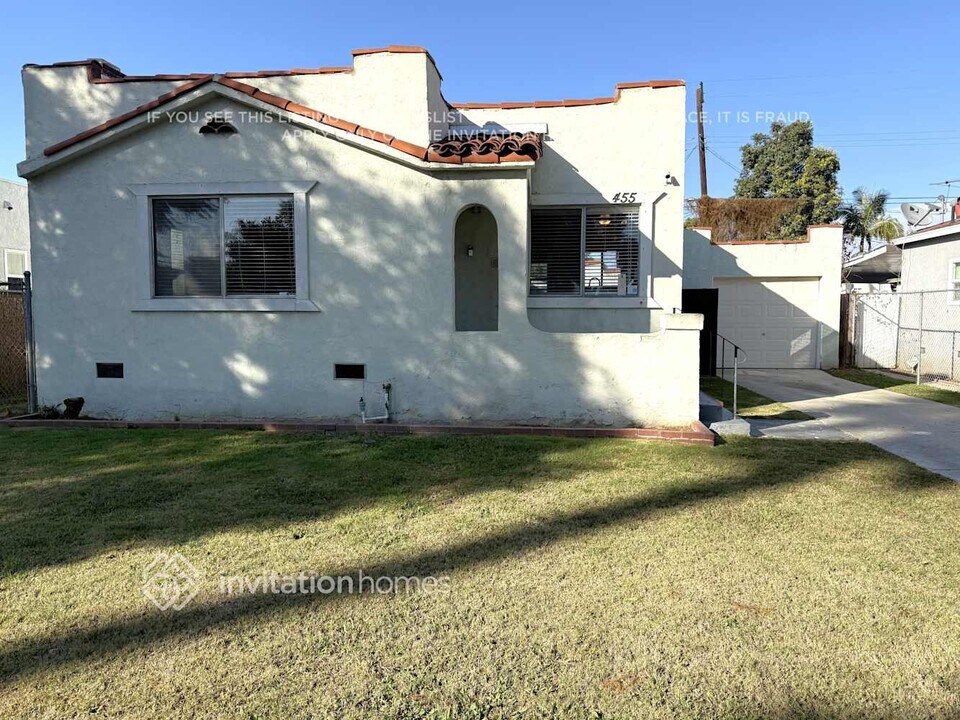 455 E 51st St in Long Beach, CA - Building Photo