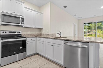 5260 Sunshine Dr in Wildwood, FL - Foto de edificio - Building Photo