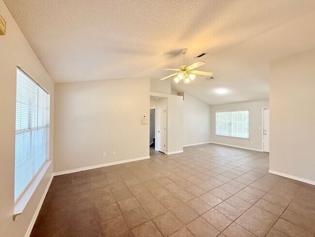 6519 Eagle Crest Dr in Milton, FL - Building Photo - Building Photo