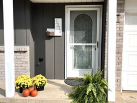 3214 Brookshire Dr SE in Grand Rapids, MI - Building Photo