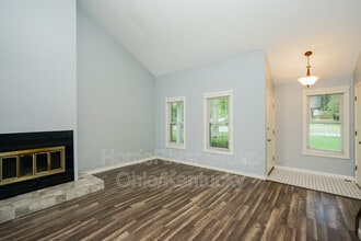 8067 Buckland Dr in Cincinnati, OH - Building Photo - Building Photo