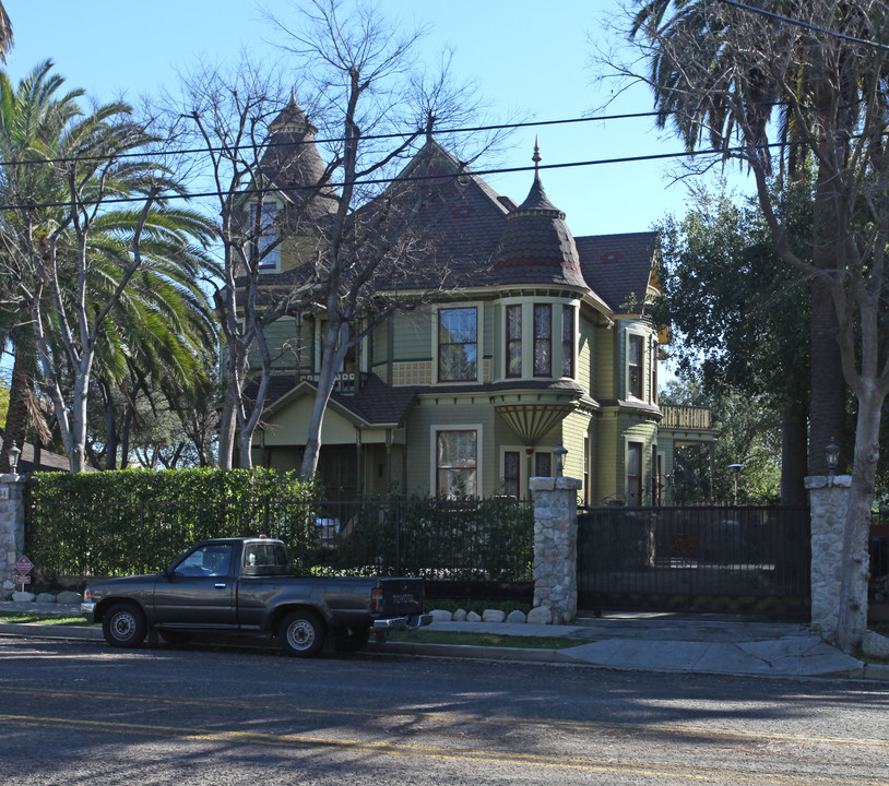 432 N Avenue 66 in Los Angeles, CA - Building Photo