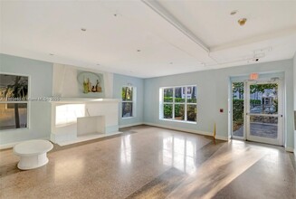 1342 Drexel Ave in Miami Beach, FL - Building Photo - Building Photo