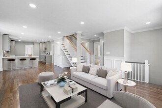 597 Gallivan Blvd in Boston, MA - Building Photo - Building Photo