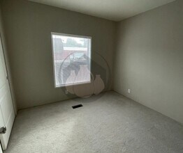 515 SE Sheridan Rd in Sheridan, OR - Building Photo - Building Photo