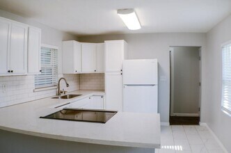 105 E Waring St in Dayton, TX - Building Photo - Building Photo