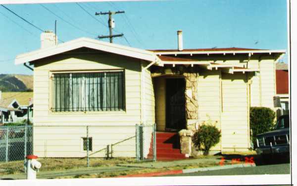 5300 Wentworth Ave in Oakland, CA - Building Photo