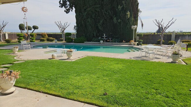 7686 S Temperance Ave in Fowler, CA - Building Photo - Building Photo
