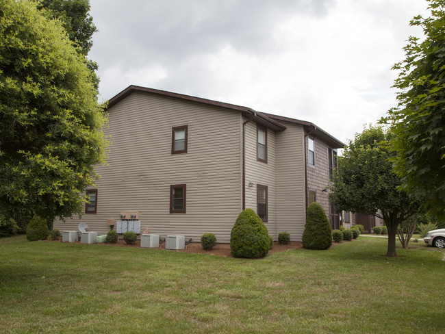 1220-1230 State St in Hendersonville, NC - Building Photo - Building Photo