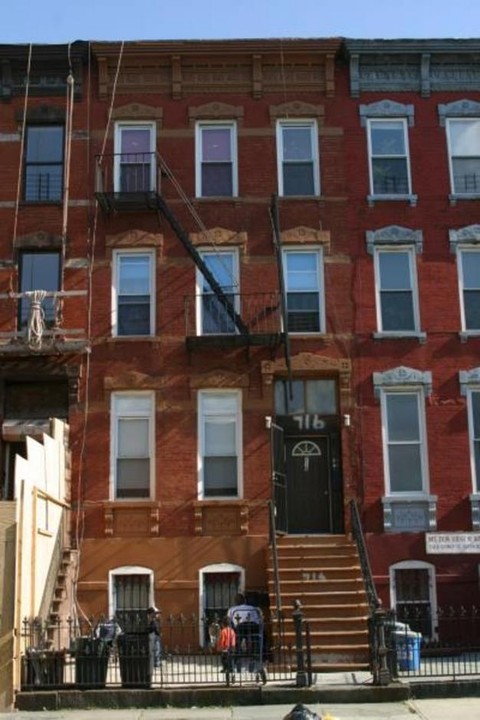 716 Quincy St in Brooklyn, NY - Building Photo