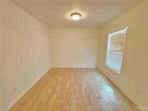 21 Buen Camino St in Weslaco, TX - Building Photo - Building Photo