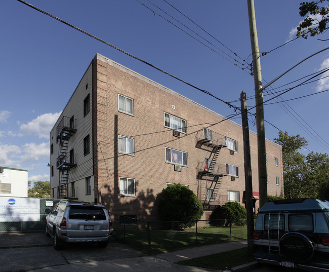 Vernon Arms in Mount Vernon, NY - Building Photo - Building Photo