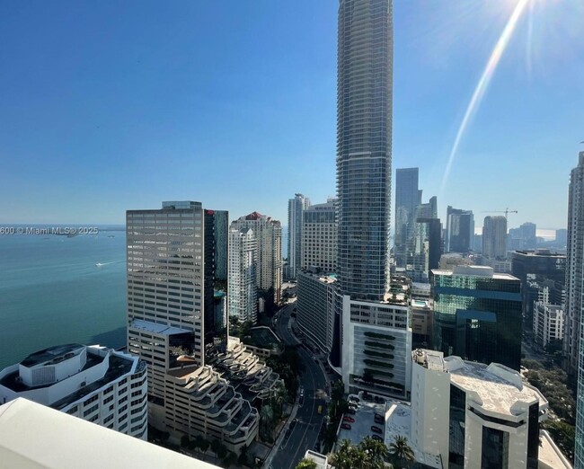 Unit 3407 in Miami, FL - Foto de edificio - Building Photo