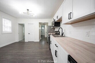 426 N Bradley Ave in Indianapolis, IN - Building Photo - Building Photo