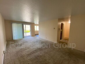 938 N 100th St in Seattle, WA - Building Photo - Building Photo
