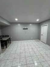 6831 Hollenbeck St in Huntington Park, CA - Foto de edificio - Building Photo
