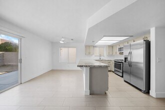 2316 Pine Bluff Ct in Las Vegas, NV - Building Photo - Building Photo