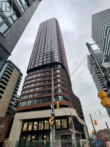 180 Front St E in Toronto, ON - Building Photo