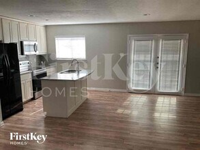 1005 Loving Trail in Grand Prairie, TX - Building Photo - Building Photo