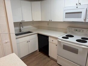 12960 SW 66th Ln in Miami, FL - Building Photo - Building Photo