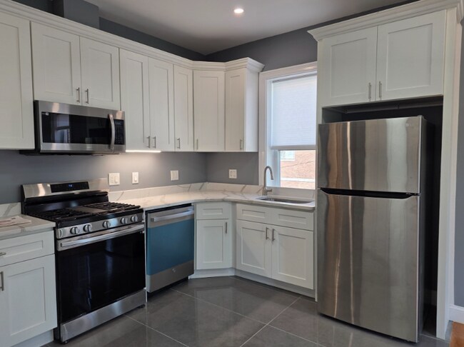 339 Cambridge St, Unit 2 in Cambridge, MA - Building Photo - Building Photo