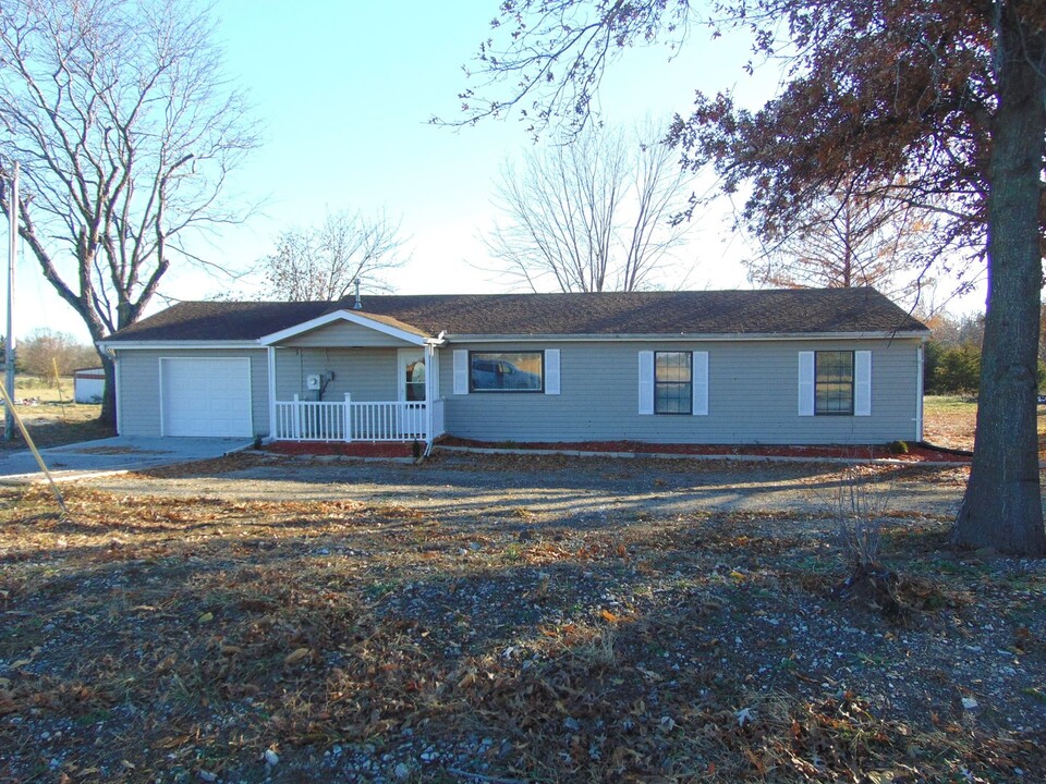 2865 N Rte Z in Columbia, MO - Building Photo