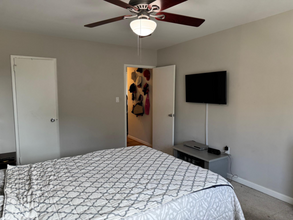 1200 S Arlington Ridge Rd in Arlington, VA - Building Photo - Building Photo