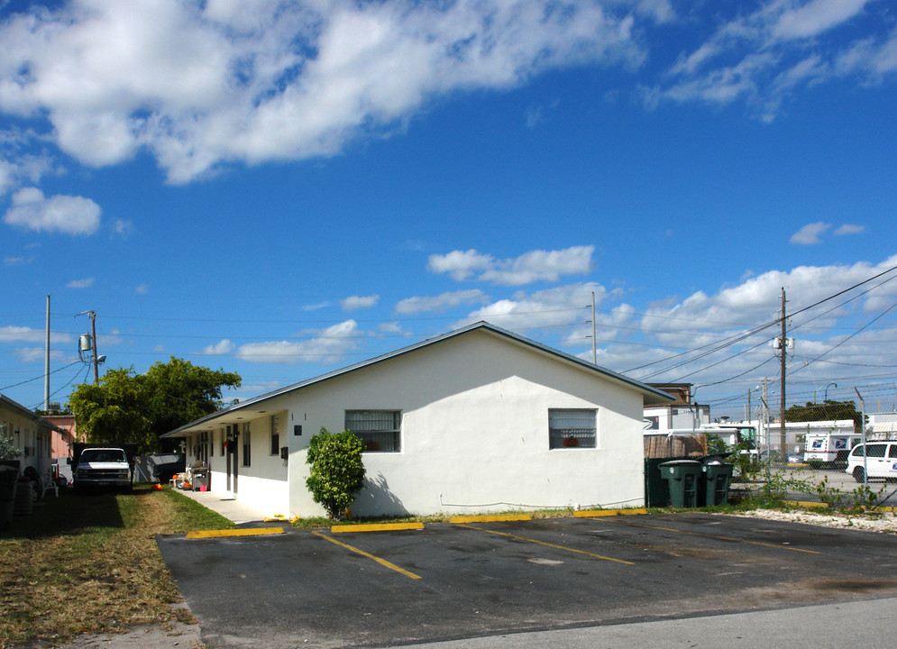 Sevilla Palace At Hallandale Beach in Hallandale Beach, FL - Building Photo