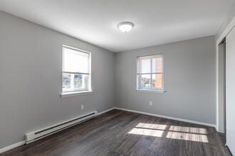 Main Place Apartments in New Britain, CT - Foto de edificio - Interior Photo