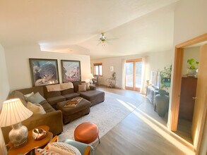 13057 Velp Ave in Green Bay, WI - Building Photo - Building Photo