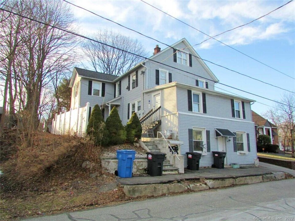 28 French St in Torrington, CT - Building Photo