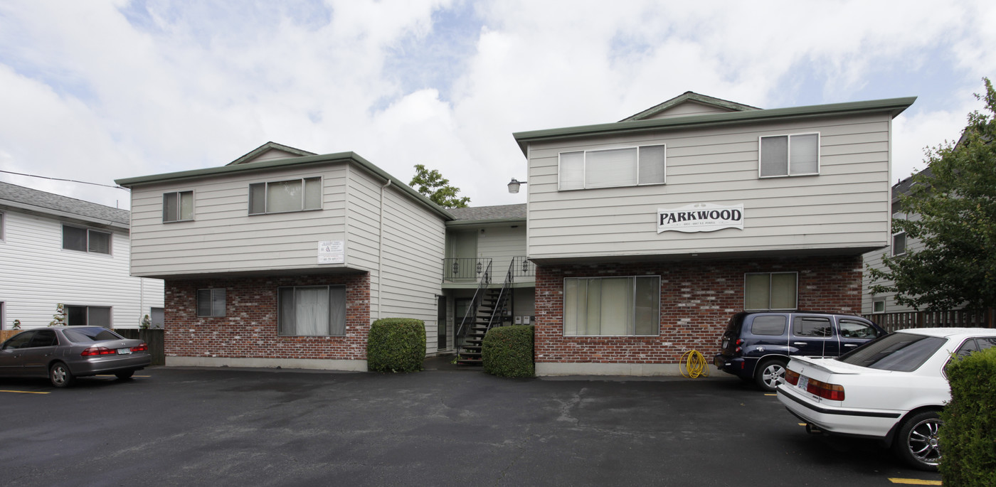 Parkwood Apartments in Portland, OR - Building Photo