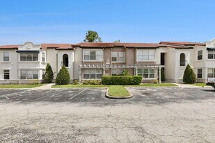 5112 Conroy Rd in Orlando, FL - Building Photo