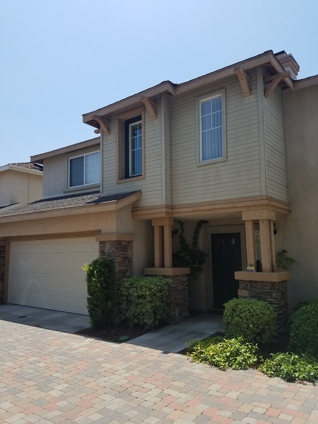 2817 W Canyon Ave. in San Diego, CA - Building Photo - Building Photo