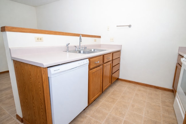 1601-1603 Moline St in Stoughton, WI - Building Photo - Building Photo