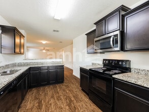 12207 Siragusa in San Antonio, TX - Building Photo - Building Photo