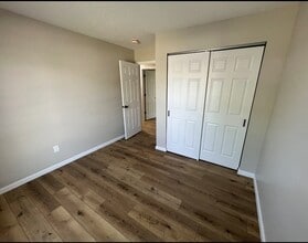 1350 Manuka Dr in O'Fallon, MO - Building Photo - Building Photo