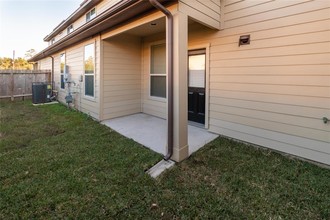 12443 Dona Lane in Houston, TX - Building Photo - Building Photo